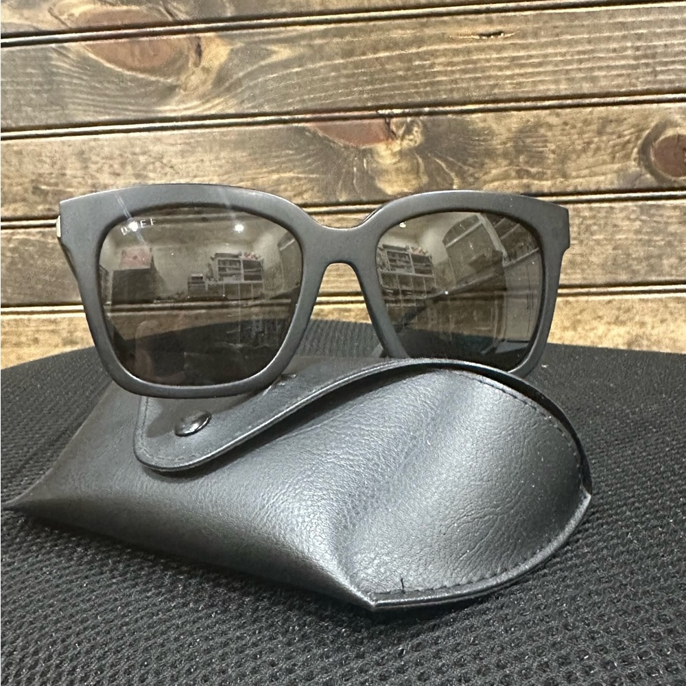NEW - DIFF BELLA POLARIZED SUNGLASSES